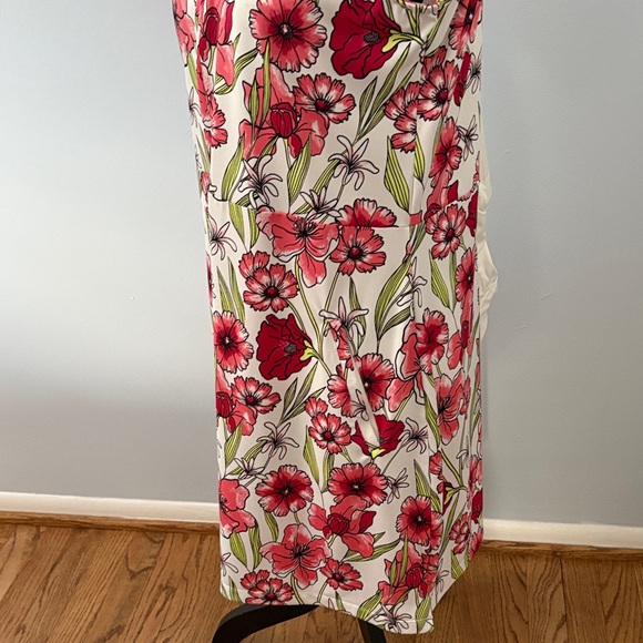 Tail Floral Sleeveless Golf Dress with Shorts - Picture 3 of 5